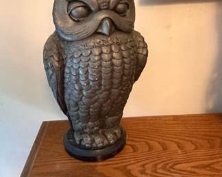 Vintage Cast Iron Owl Figurine / Doorstop
