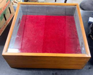 Tabletop, locking display. Perfect for doing gun coin or Military shows.