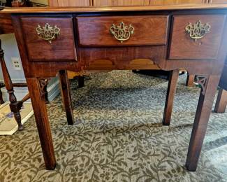 Beautiful desk 18th c