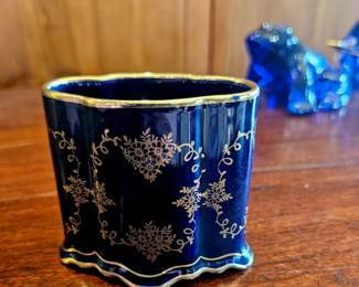 Quill holder