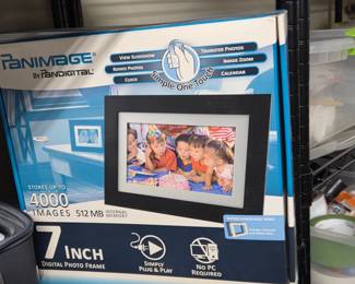 Panimage by Pandigital 7-Inch Digital Photo Frame