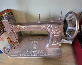 White Sewing Machine Company Vibrating Shuttle Sewing Machine
