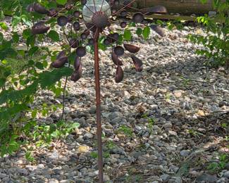 Dual-Rotor Kinetic Garden Spinner with Solar Crackle Glass Globe