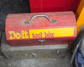 Vintage Red Metal Tool Box - Do-it HWI