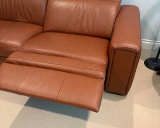 View with one side having the headrest and the foot test extended 