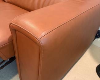 View of the shape of the arm of the loveseat - in excellent condition