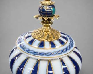 Porcelain Treasures Oil Lamp