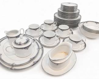 Noritake Squirewood China Set