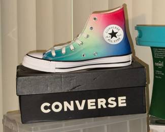 Converse High-top NIB size 7 women's
