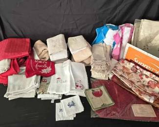 CH136Assorted linens