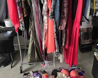 CH159Assorted womens clothes