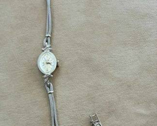 CH184Ladies Elegant Elgin Watch