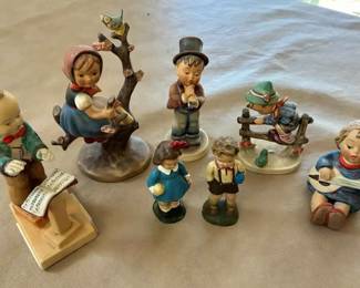 CH152VHummel And Other Figurines