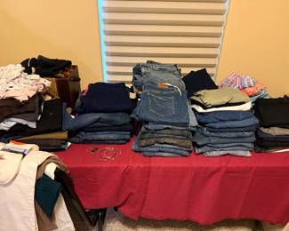 Jeans, yoga pants, sweatpants 