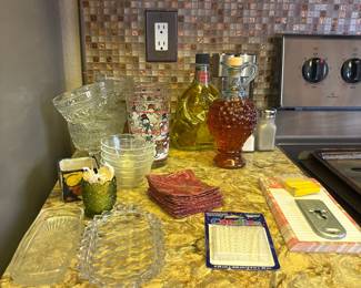 Serving Trays And Table Accessories
