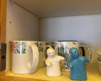 Decorative Mugs And Figurines