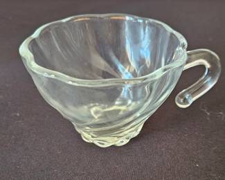 HazelAtlas Colonial Swirl Piece Punch Set second image