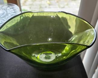 Anchor Hocking Avocado Green Folded Glass Chip Dip Bowl second image