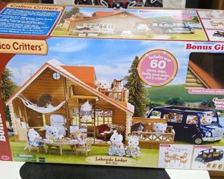Calico Critters Lakeside Lodge Gift Set