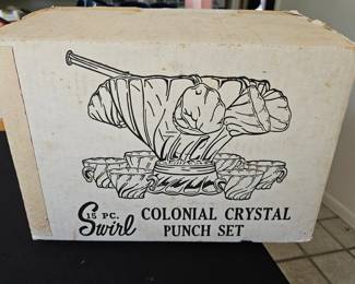 HazelAtlas Colonial Swirl Piece Punch Set fourth image