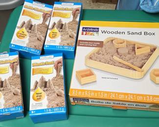 Creatology Kinetic Sand and ArtMinds Wooden Sand Box Set