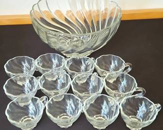 HazelAtlas Colonial Swirl Piece Punch Set