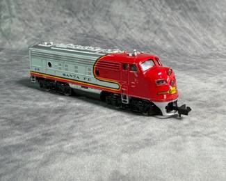 N Scale Santa Fe Locomotive