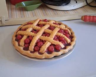 Fake cherry pie looks good enough to eat!