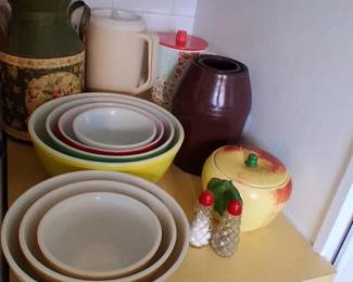Vintage Pyrex Bowl sets mixing bowls