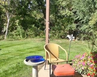 Cement bird bath and garden decor hummingbird theme