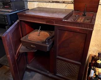 Vintage Bendix Swing-A-Door Radio and phonograph console