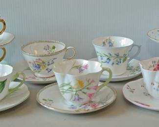 COLLECTION OF 9 SHELLEY FINE BONE CHINA FROM ENGLAND CUPS AND SAUCERS