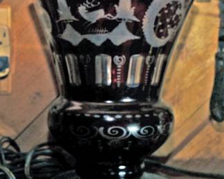 CHEZ GLASS CRANBARRY TO CLEAR LARGE VASE