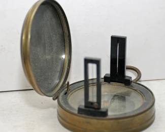 VINTAGE WWI FRENCH MILITARY COMPASS
