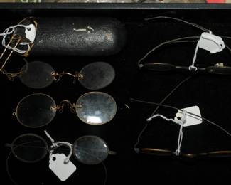 ASSORTMENT OF ANTI QUE EYEGLASSES 