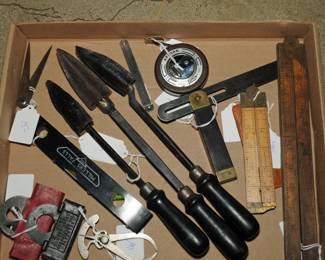 SELECTION OF VINTAGE HAND TOOLS