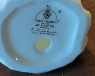 Royal Doulton HN3122