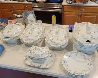 Large Set of Tressemanes & Vogt (T&V), Limoges, France, Dish Set,