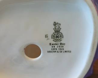 Royal Doulton HN2039