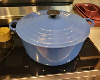 Le Creuset France 9-quart cast iron enamel pot