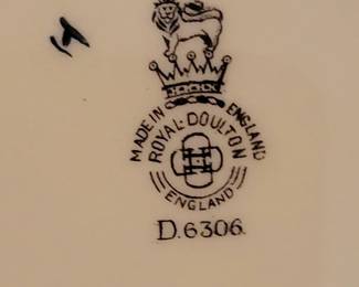 Royal Doulton Charles Dickens character collector plate (pattern number D6306)