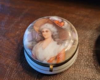 Antique German Cosmetic Box with Chromolithograph Image