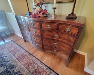 Henredon Heritage mahogany serpentine front sideboard