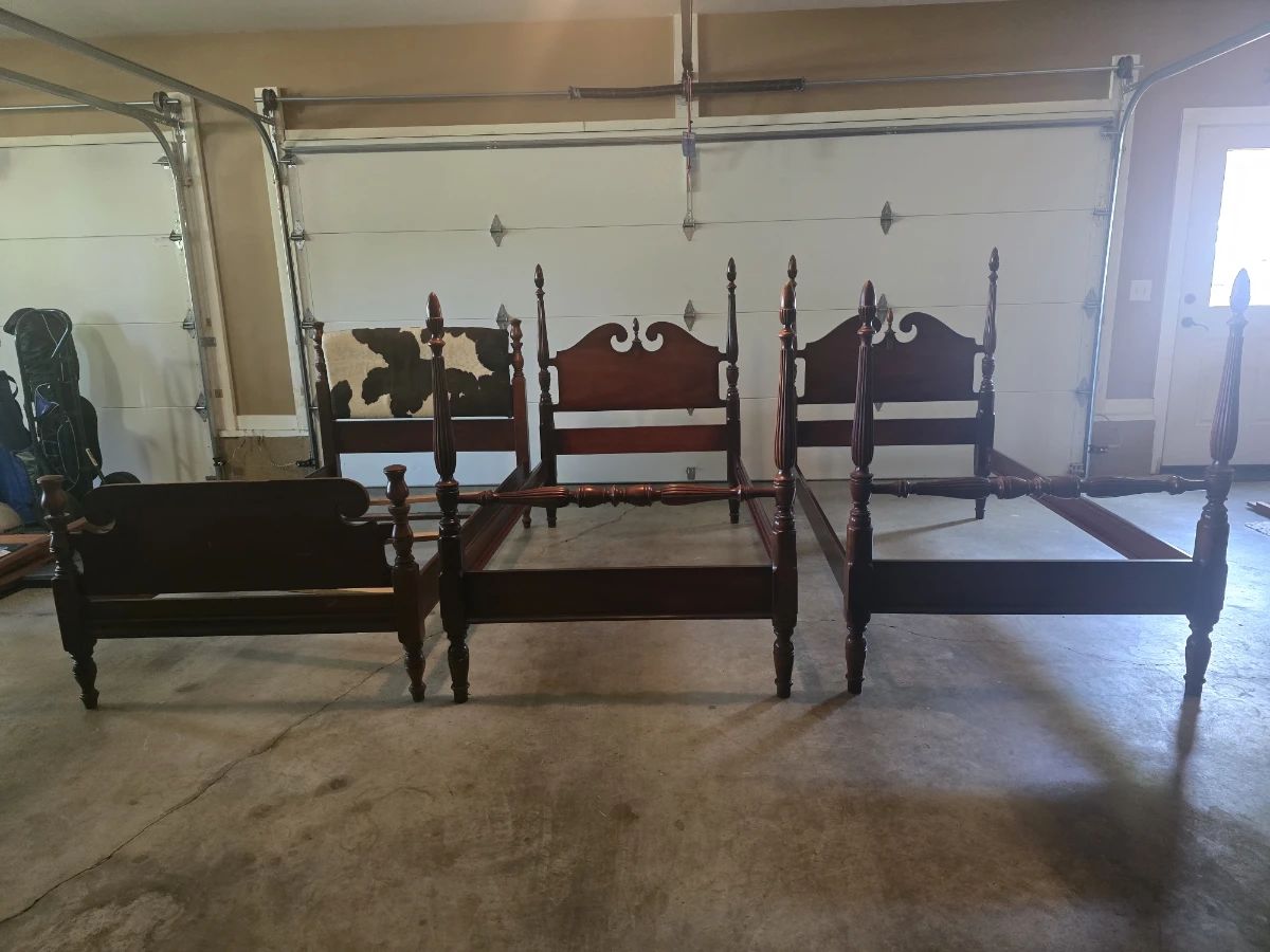 Dixie twin beds