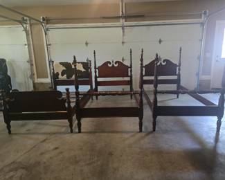 Dixie twin beds