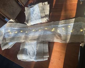 lighted burlap/lace table runners