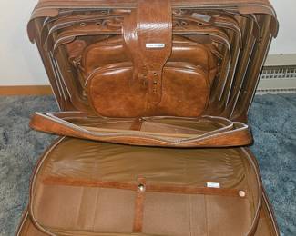 world traveler luggage set