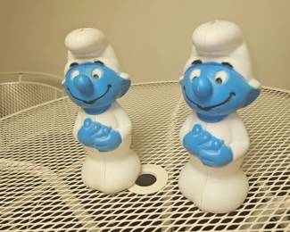 blow mold Smurfs