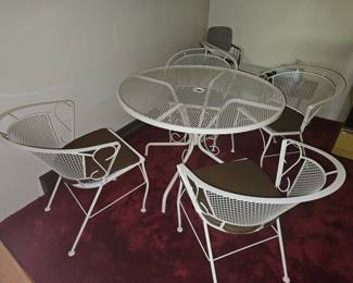 patio table & chairs