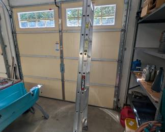 J152 - $100 LADDER SIZE: 16 ft DUTY RATING: 200 Lbs